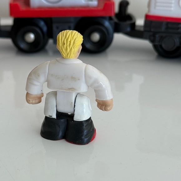 Fisher Price GeoTrax ~ Goggles & Bunsen! Smartest Team Engine cars & figure - Picture 10 of 11